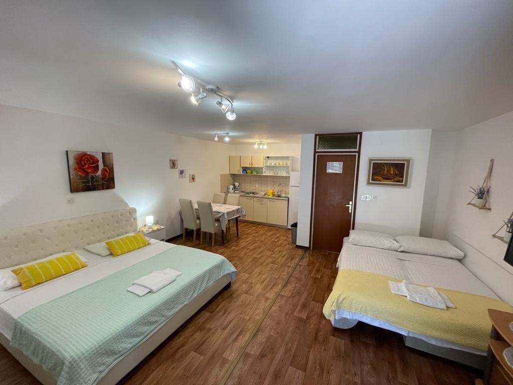 Apartmani Mavrinac Nerezine Oda fotoğraf